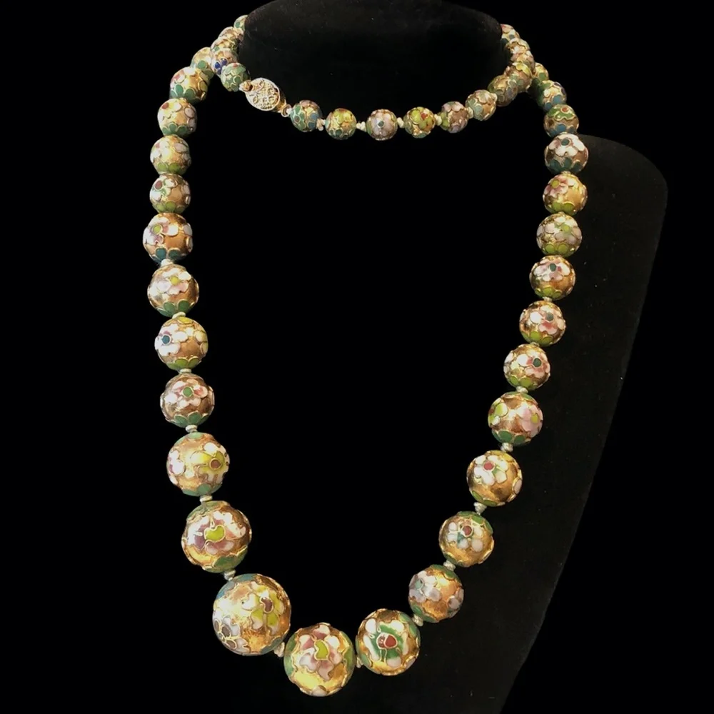 VINTAGE GRADUATED CLOISONNÉ BEAD NECKLACE 30.5